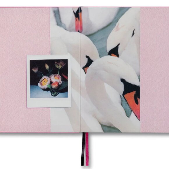 BNWT - Sofia Coppola - The Important Flowers Planner 2025 - Picture 3 of 10